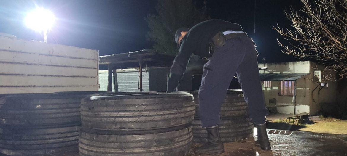 Estafas con cheques: secuestran otras 12 gomas de camión en la zona norte de Santa Rosa