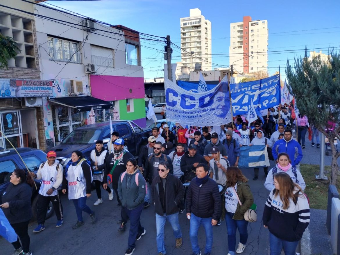 Paro: movilización de gremios y organizaciones sociales en Santa Rosa