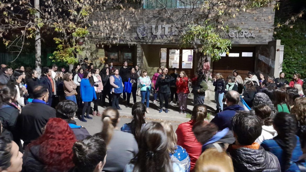 Autoconvocados “apuran” a Utelpa y reclaman paro por violencia en las escuelas