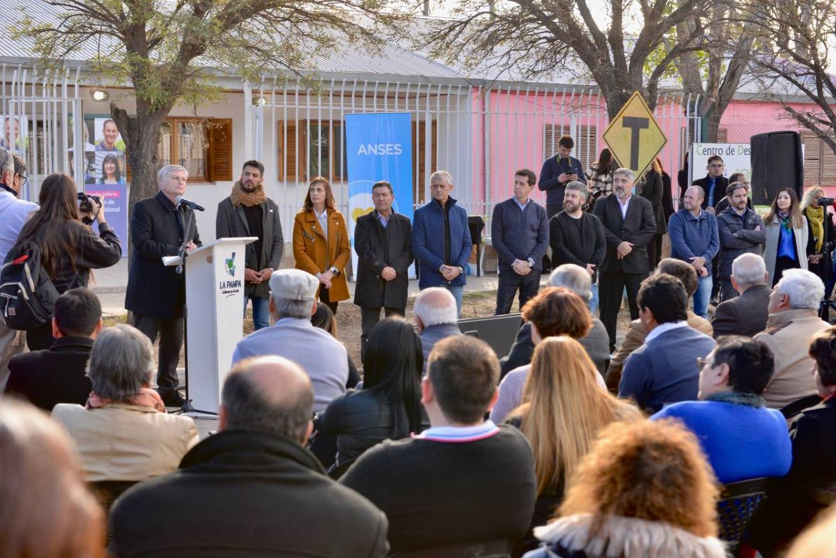 Wado, Ziliotto y Raverta inauguraron una oficina de Anses en Santa Isabel