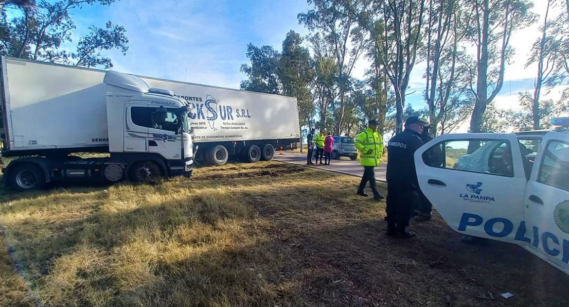 Un funcionario provincial murió en un choque en la ruta 5