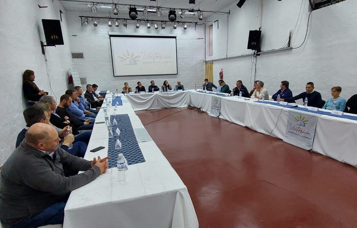 Intendentes entran en economía de guerra: menos obras y cuidar el mango para pagar sueldos