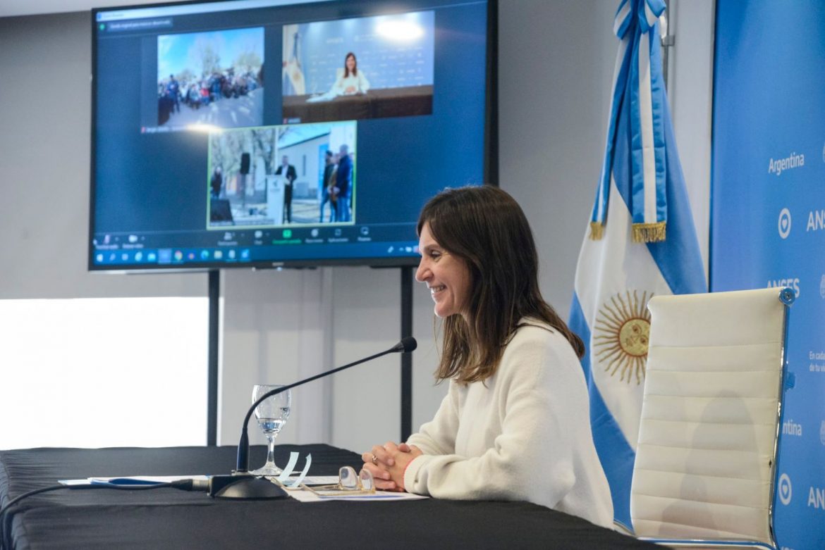 Desde septiembre, los jubilados cobrarán un 23 % más y bonos mensuales