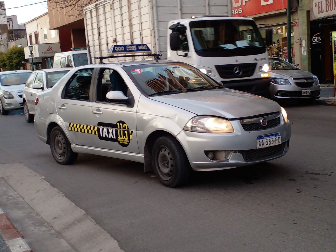 Apuñaló a una taxista para robarle el celular: 30 días de prisión preventiva