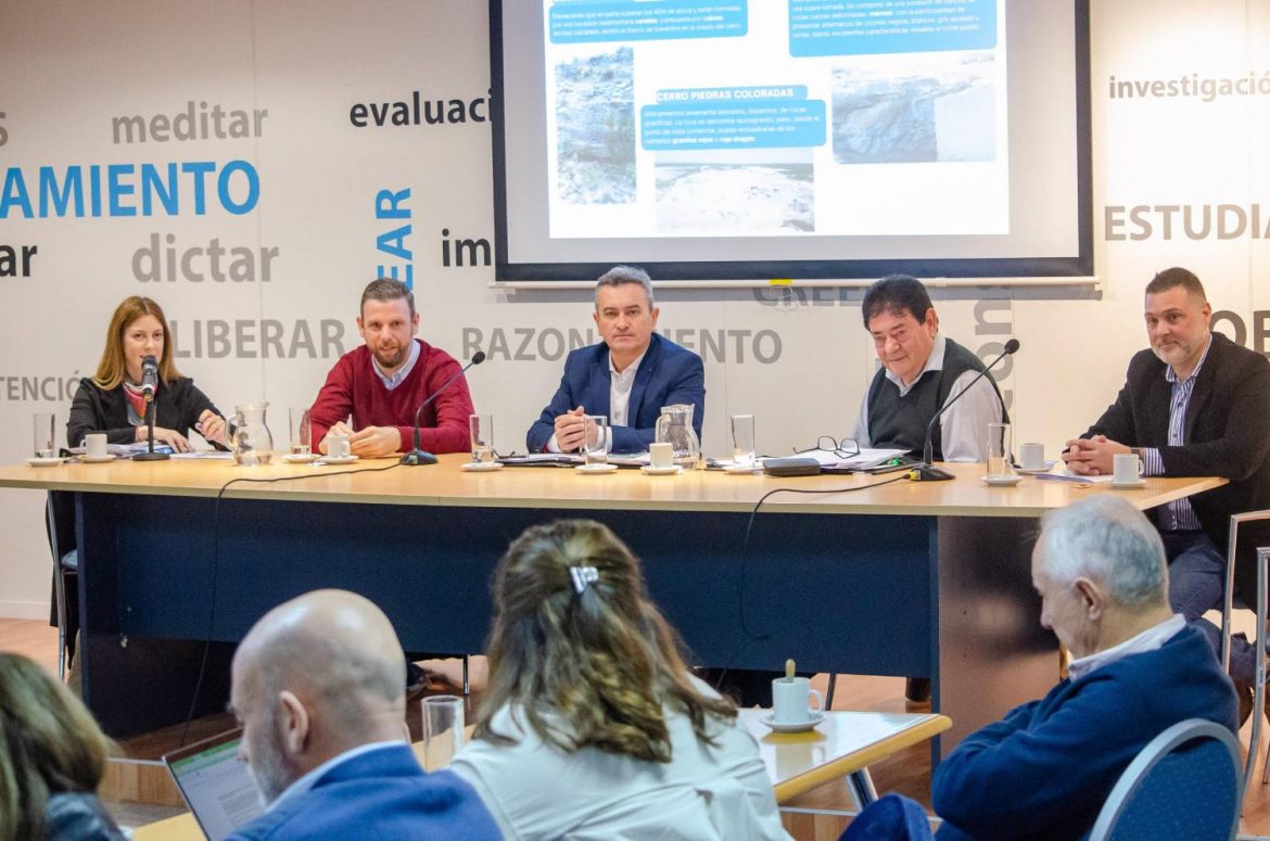 Piden llevar a 20 años la concesión de la explotación de tres cerros del oeste