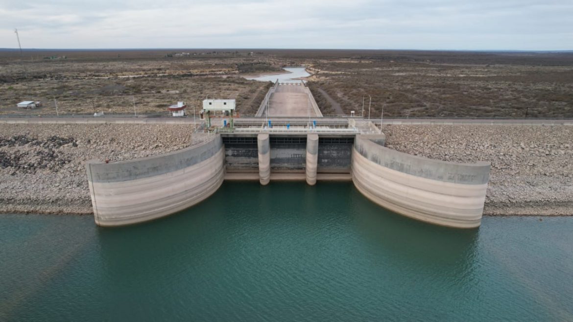 Aumentan la erogación en Casa de Piedra para generar más energía eléctrica