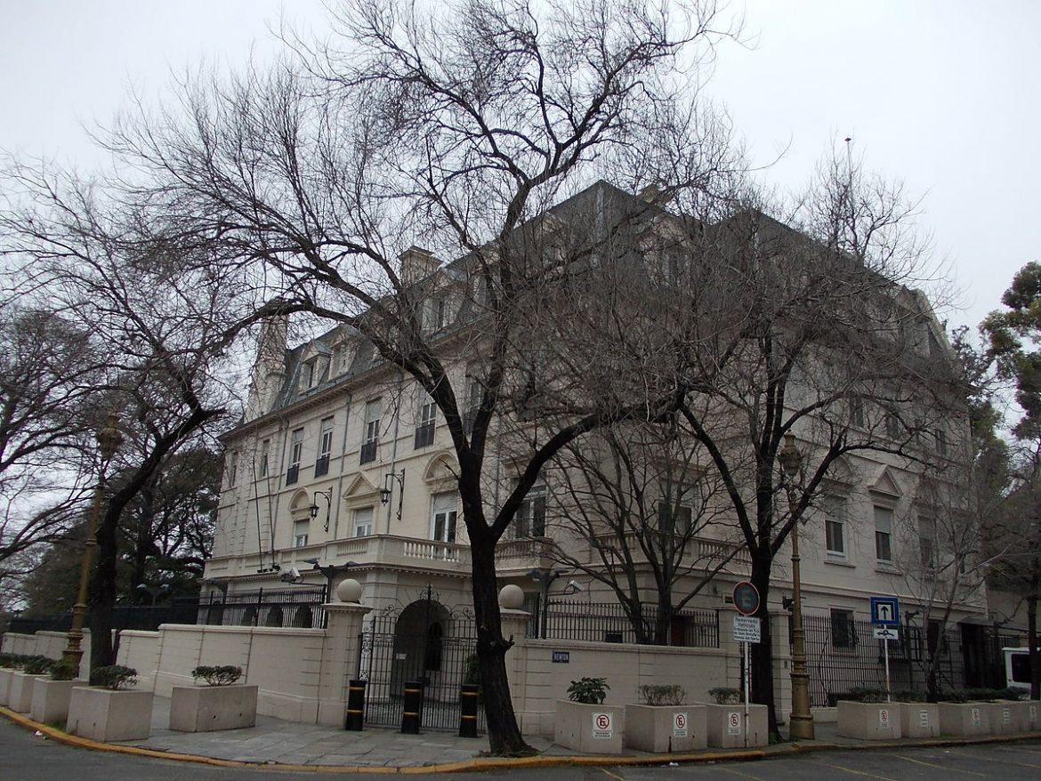 Un intendente electo de La Pampa se capacitó en la Embajada Británica