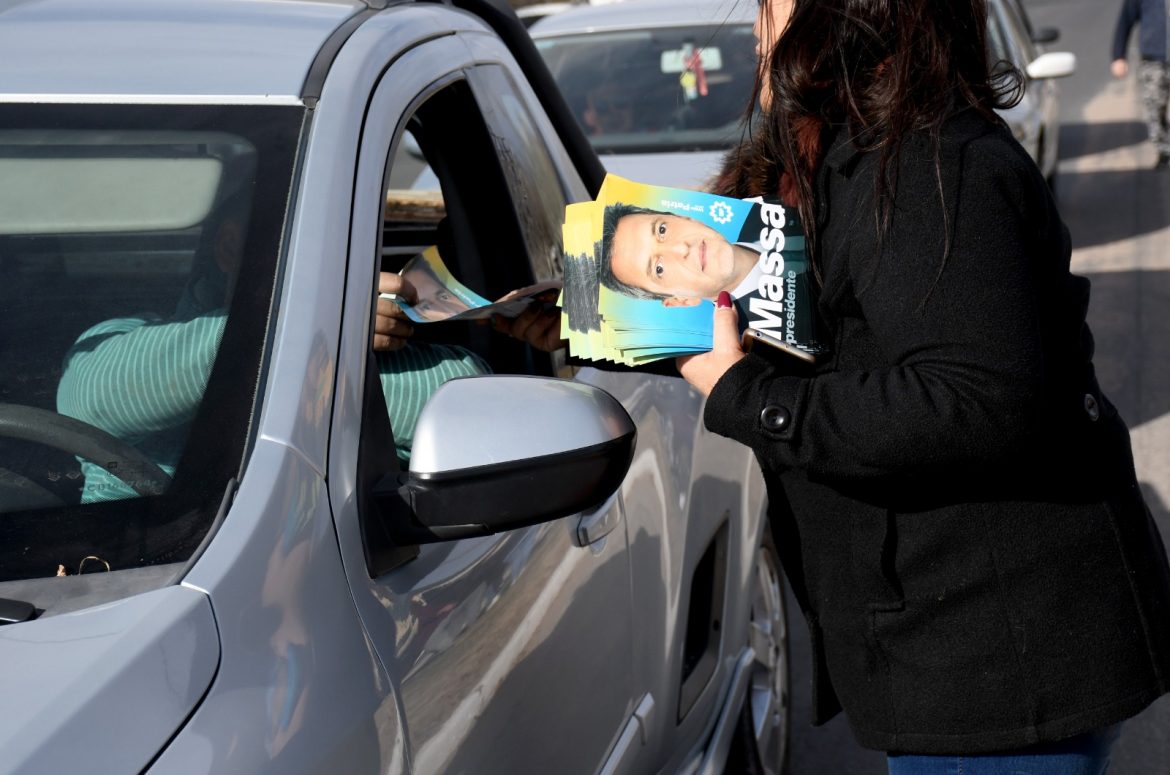 Intendentes del PJ ya piden el voto radical a Massa para evitar la motosierra en los pueblos de La Pampa
