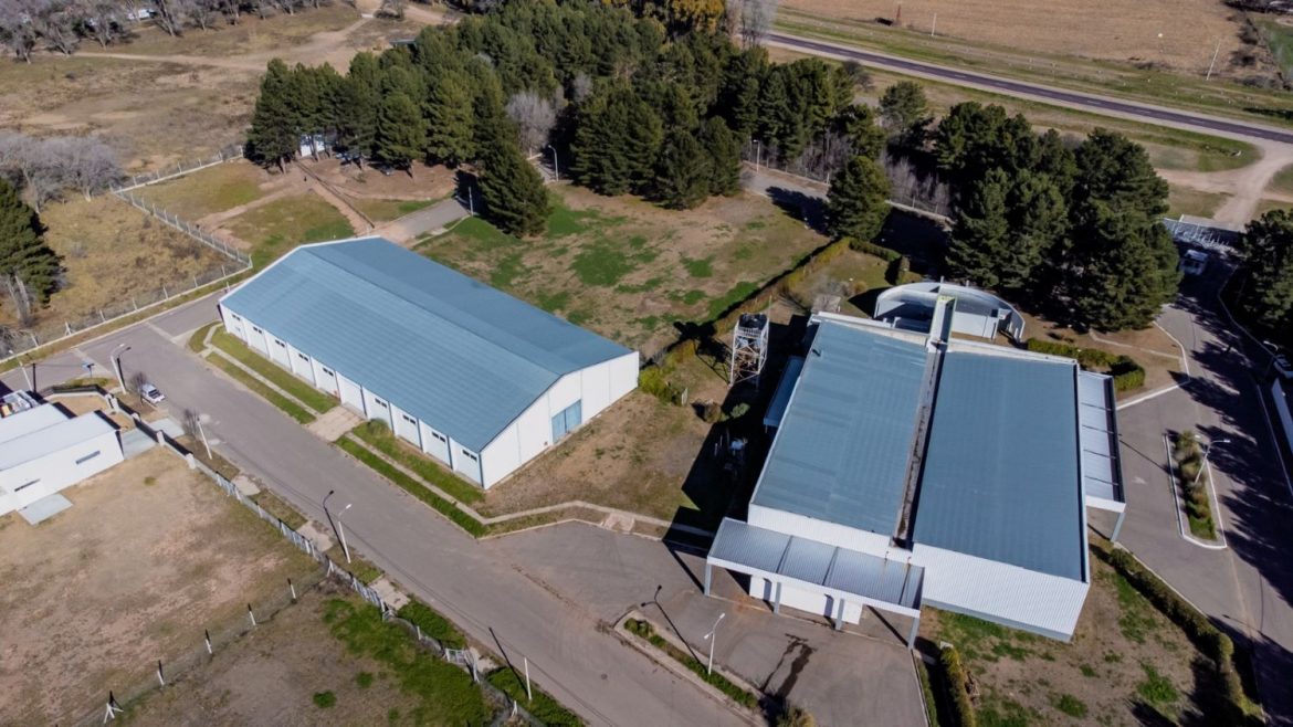 Obras para recuperar galpones ociosos del Parque Agroalimentario