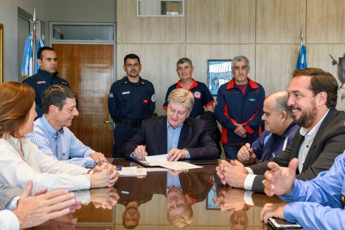 Bomberos: La Pampa incorporó dos equipos para combatir incendios en altura
