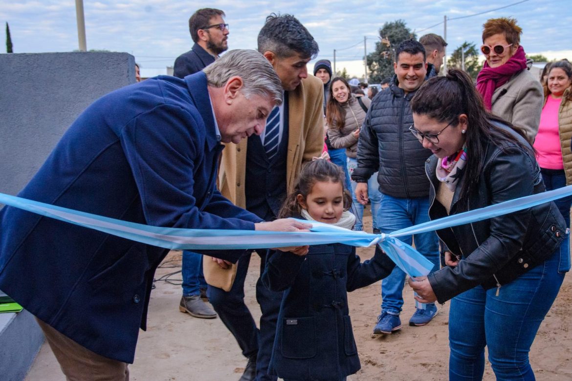 Ziliotto entregó 20 casas en Lonquimay y advirtió qué puede pasar si gana “la derecha”