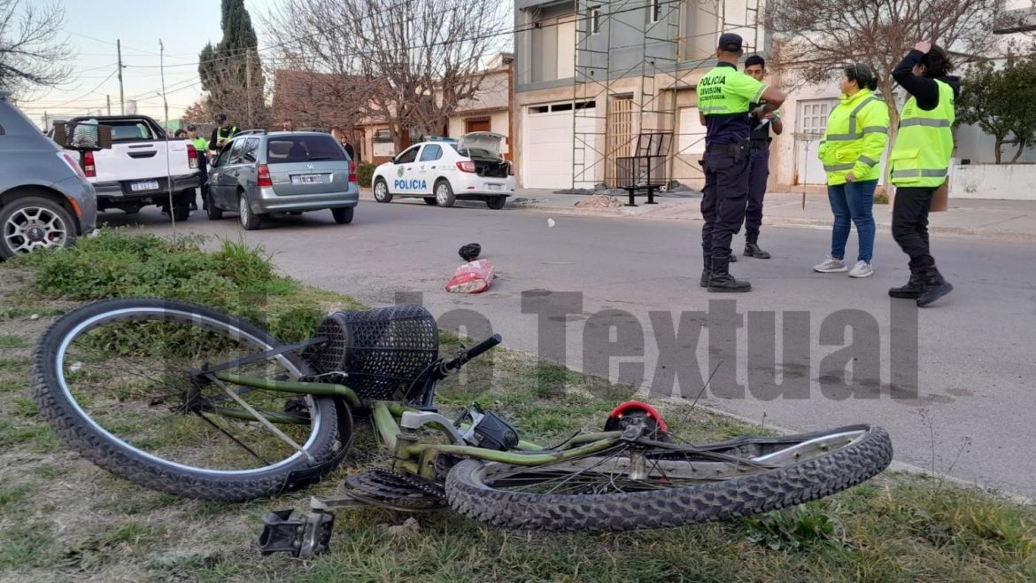 Falleció un hombre al ser chocado por un auto en Villa Santillán