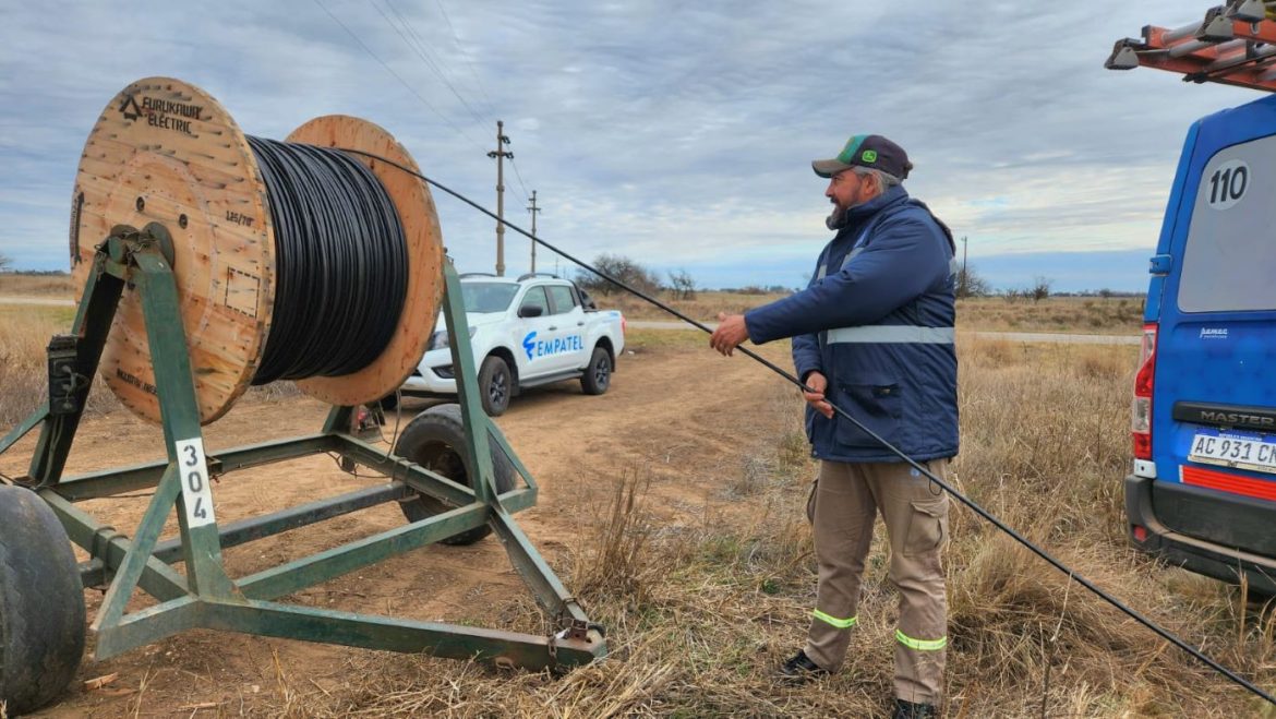 Avanza la obra de fibra óptica troncal para Metileo y Trenel