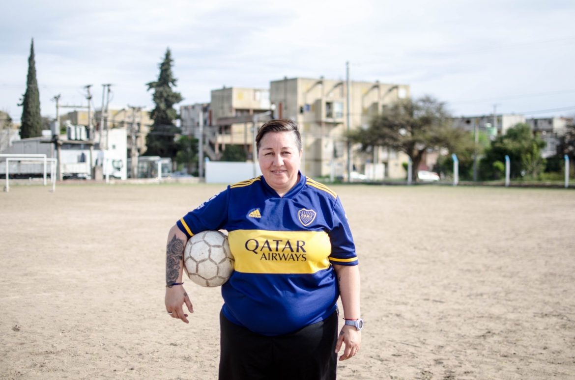 Presentan “Fuerte al medio: historias del fútbol femenino pampeano”
