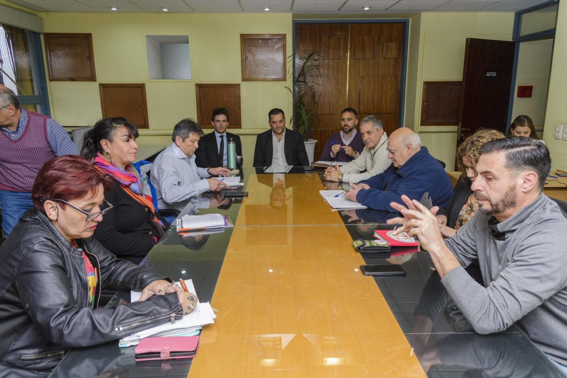 Paritaria estatal: el Gobierno ofreció cláusula gatillo mensual hasta noviembre