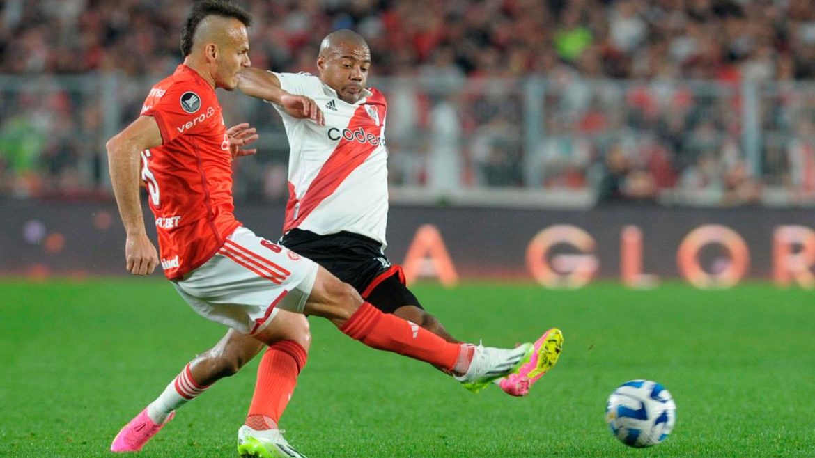 River e Inter en Porto Alegre juegan en una serie abierta de octavos de final