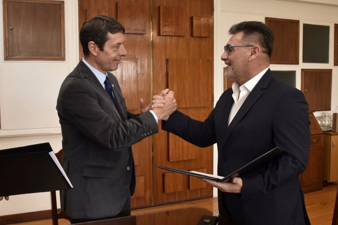 El pastor Robledo se alejó del frente peronista cuando Ziliotto votó por la IVE y ahora volvió y obtuvo un cargo