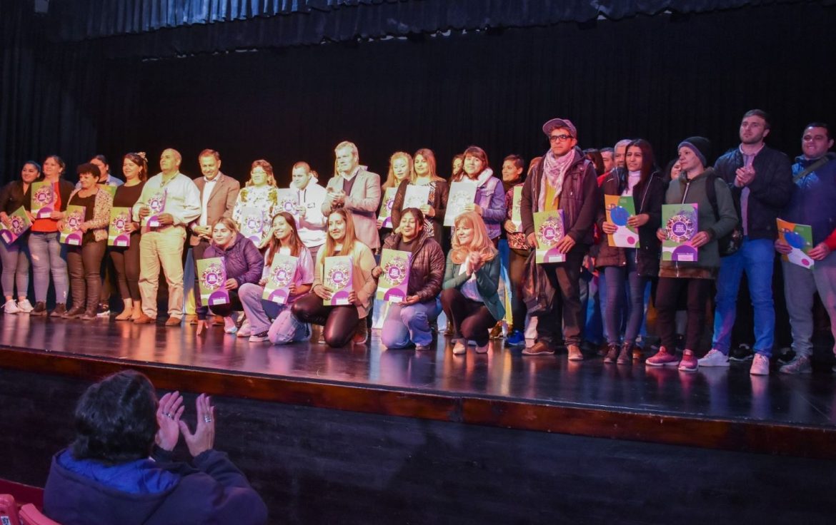 Entregaron créditos de Economía Social en General Acha