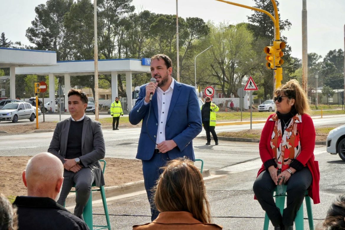 Di Nápoli y los trabajadores de Radio Municipal: “Están contratados para una tarea puntual”