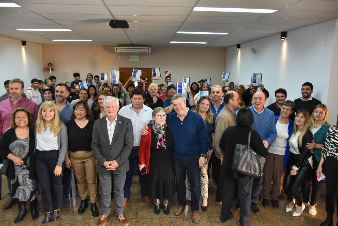 Entregaron maquinarias y herramientas al sector emprendedor de Toay