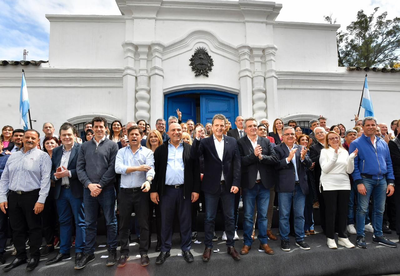Massa relanzó la campaña con los gobernadores: “Ahora van a ver al peronismo en la cancha”