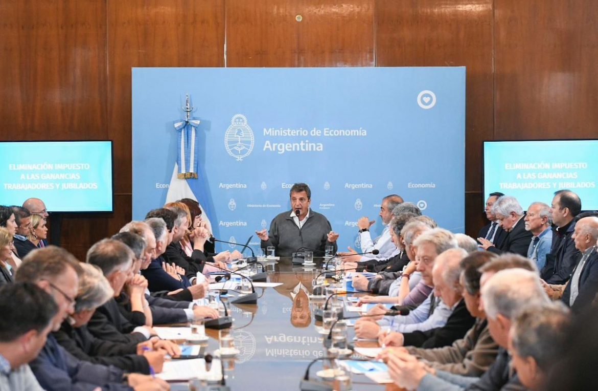 Massa exime del impuesto a las Ganancias a los que ganen hasta $ 1.770.000