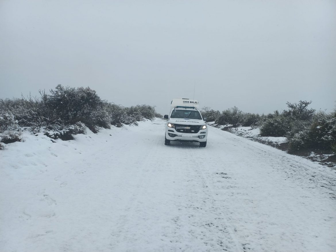 Está nevando otra vez en el paraje pampeano de Chos Malal
