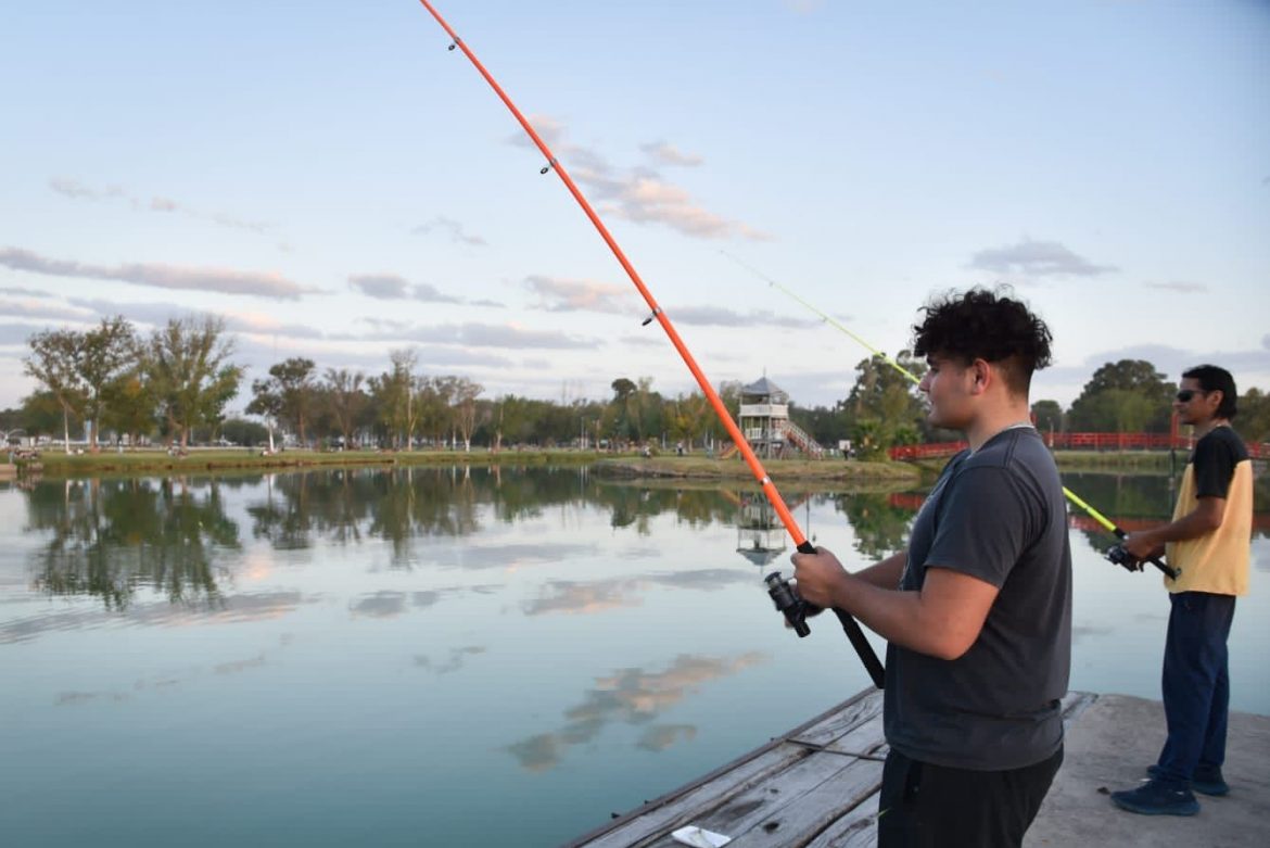 La pesca en la laguna Don Tomás, solo los fines de semana y feriados