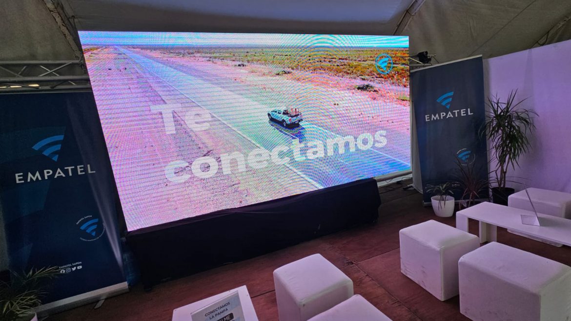 El stand de Empatel reúne a proveedores pampeanos de internet en La Rural de Santa Rosa