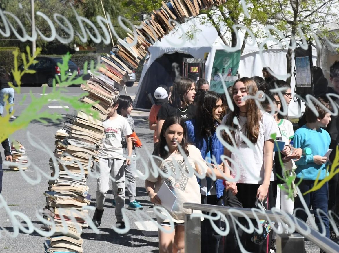 Feria del Libro: bajo el lema “Naturaleza y Cultura” una multitud recorrió la muestra