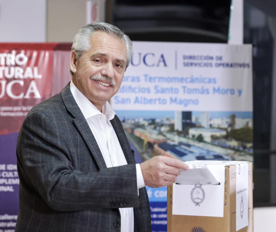 “A 40 años de democracia, los argentinos están decidiendo su futuro”