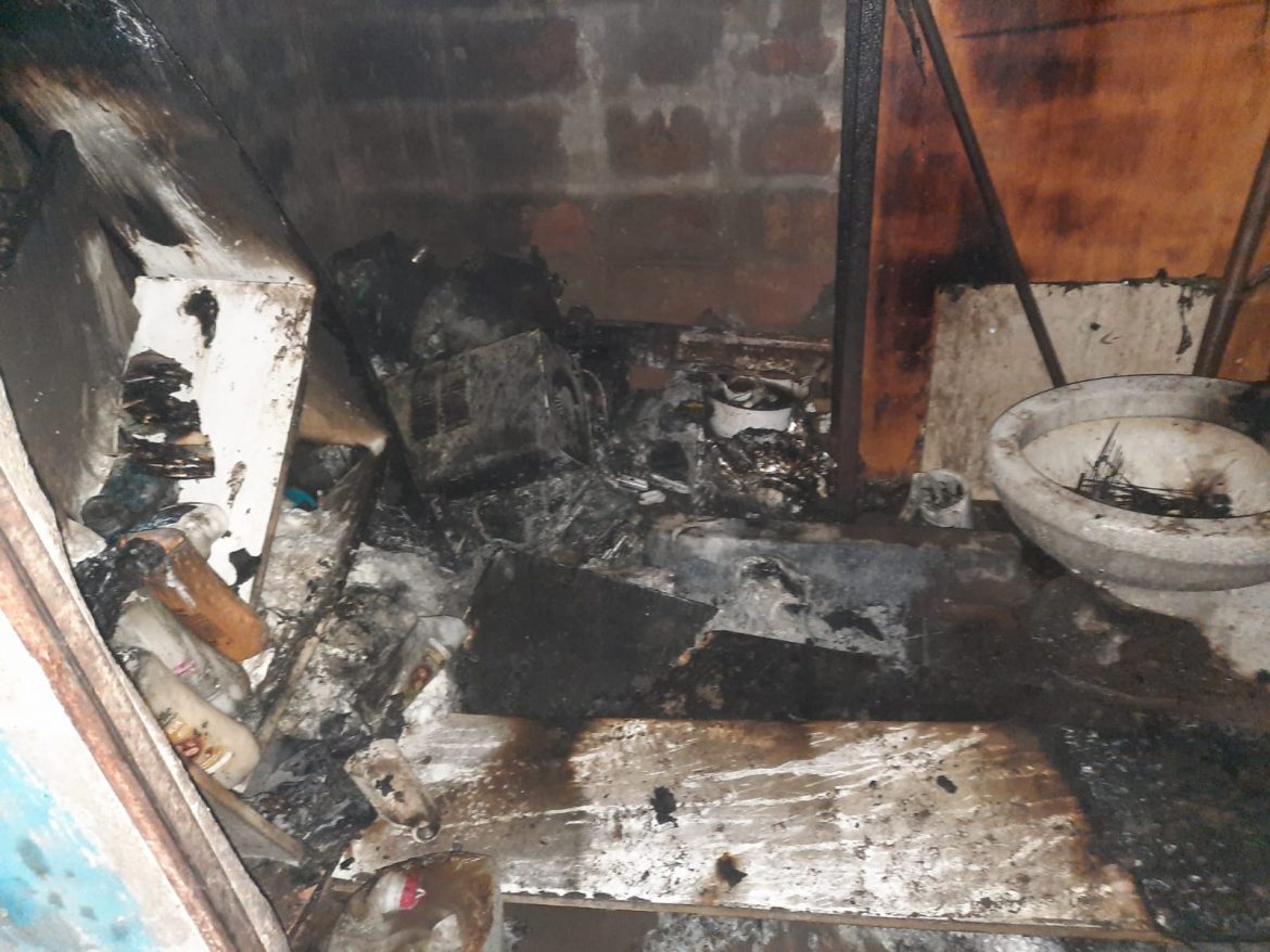 Se incendió el baño de una vivienda en Santa Rosa
