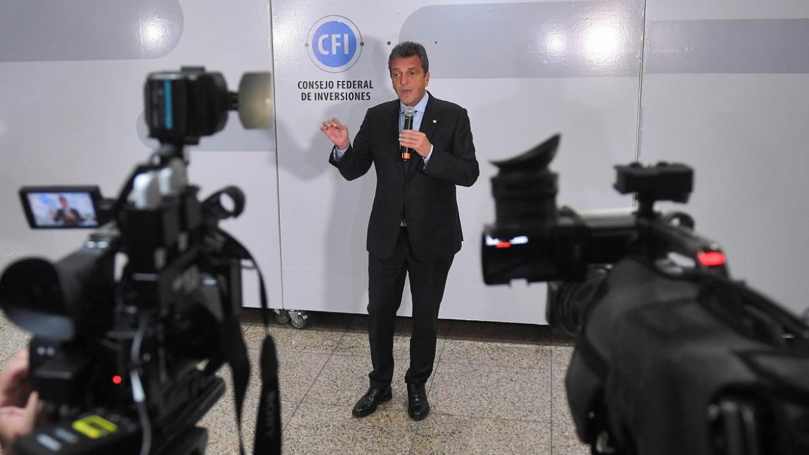 Massa rechazó “los acuerdos de cúpulas” de partidos y llamó a un “gobierno de unidad”