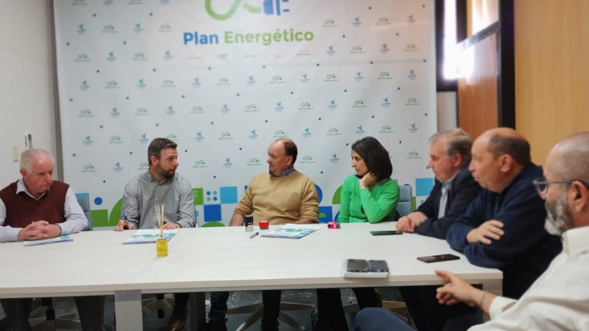 Firman convenio para instalar bombas solares que extraigan agua en Doblas, Vértiz y Pichi Huinca