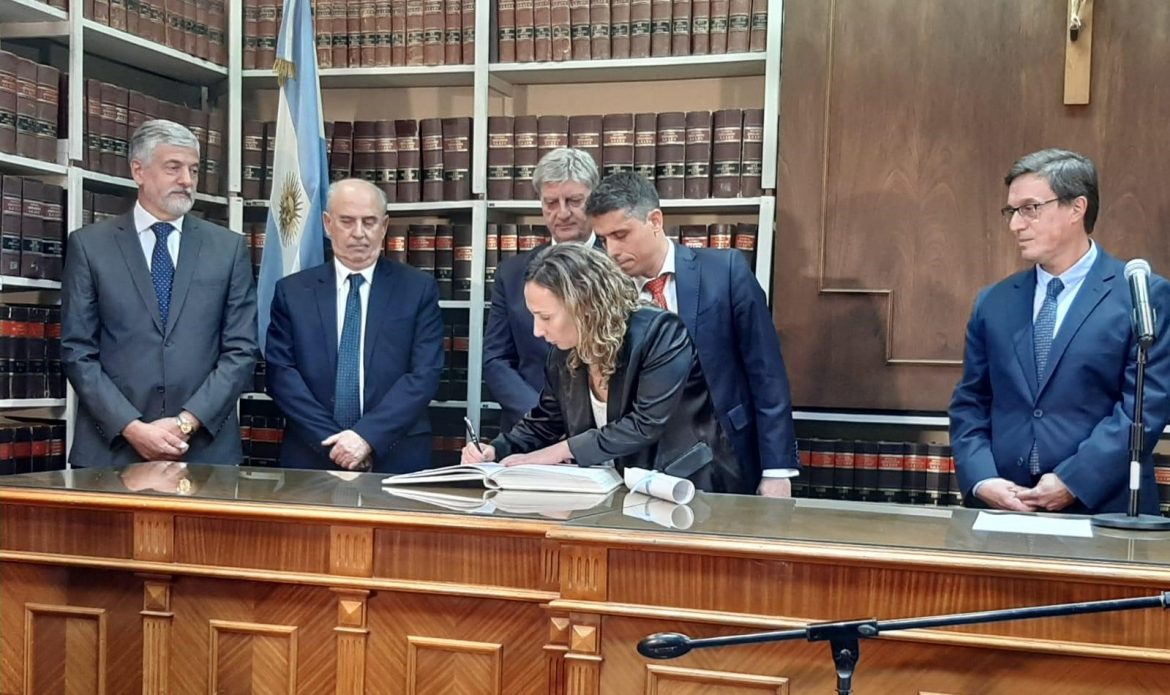 Verónica Campo asumió como ministra en el STJ