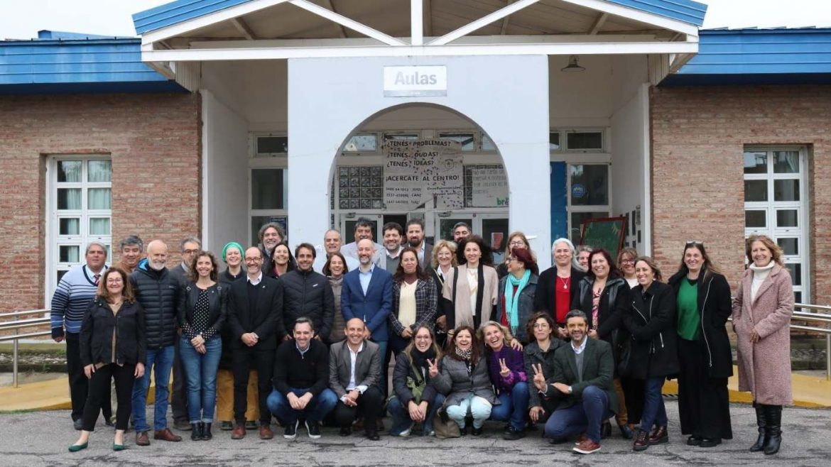 Consejo de Decanas y Decanos de Humanas advierte que Milei llega para “aniquilar” los valores democráticos