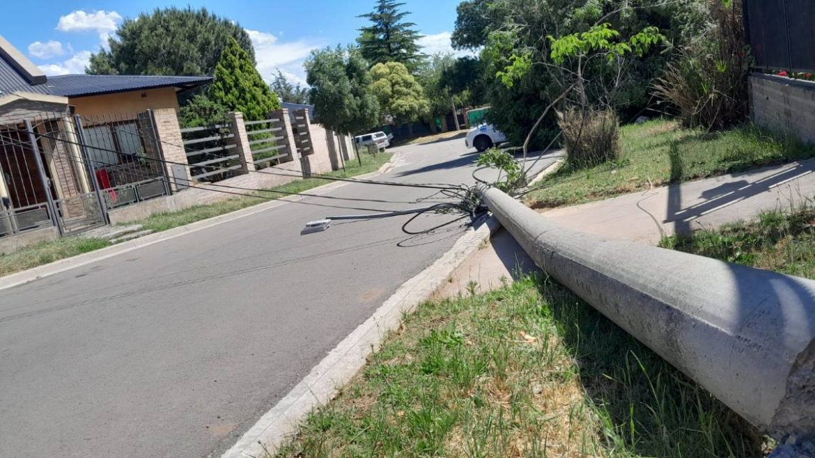 Intensa actividad de trabajadores de la CPE para reparar los daños por la tormenta