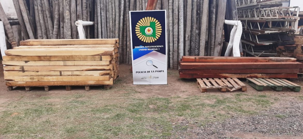 Recuperaron 60 durmientes que habían sido robados de un depósito en Santa Rosa: dos detenidos