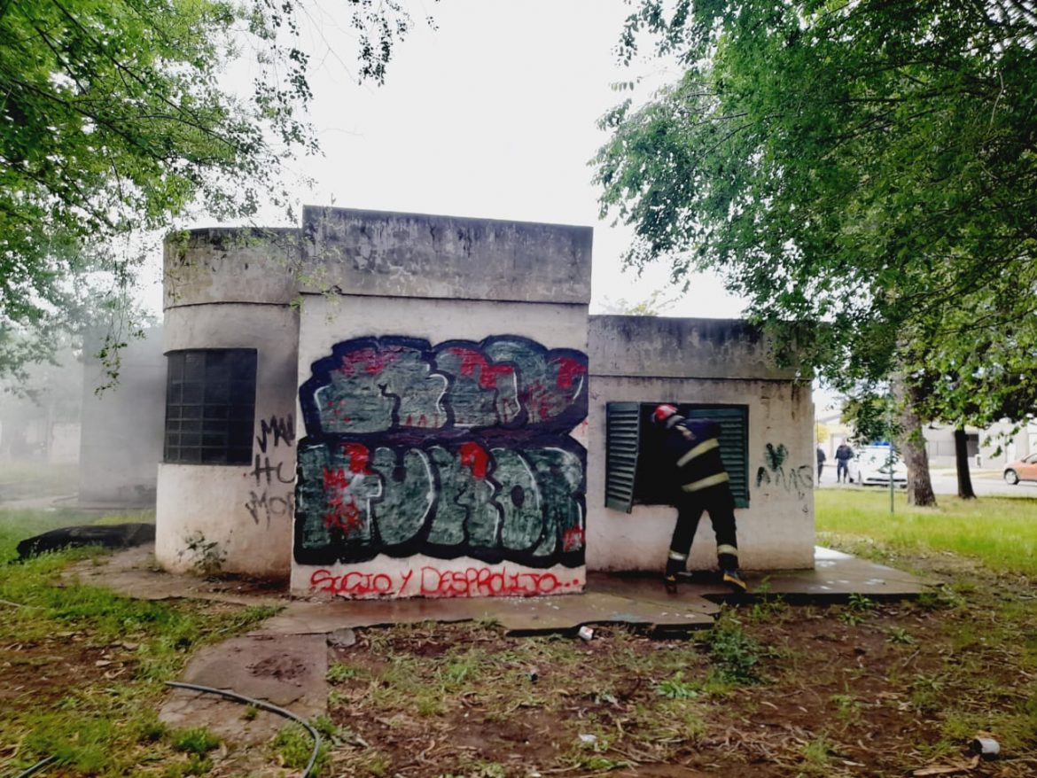 Un incendio en un depósito abandonado del barrio Pampa