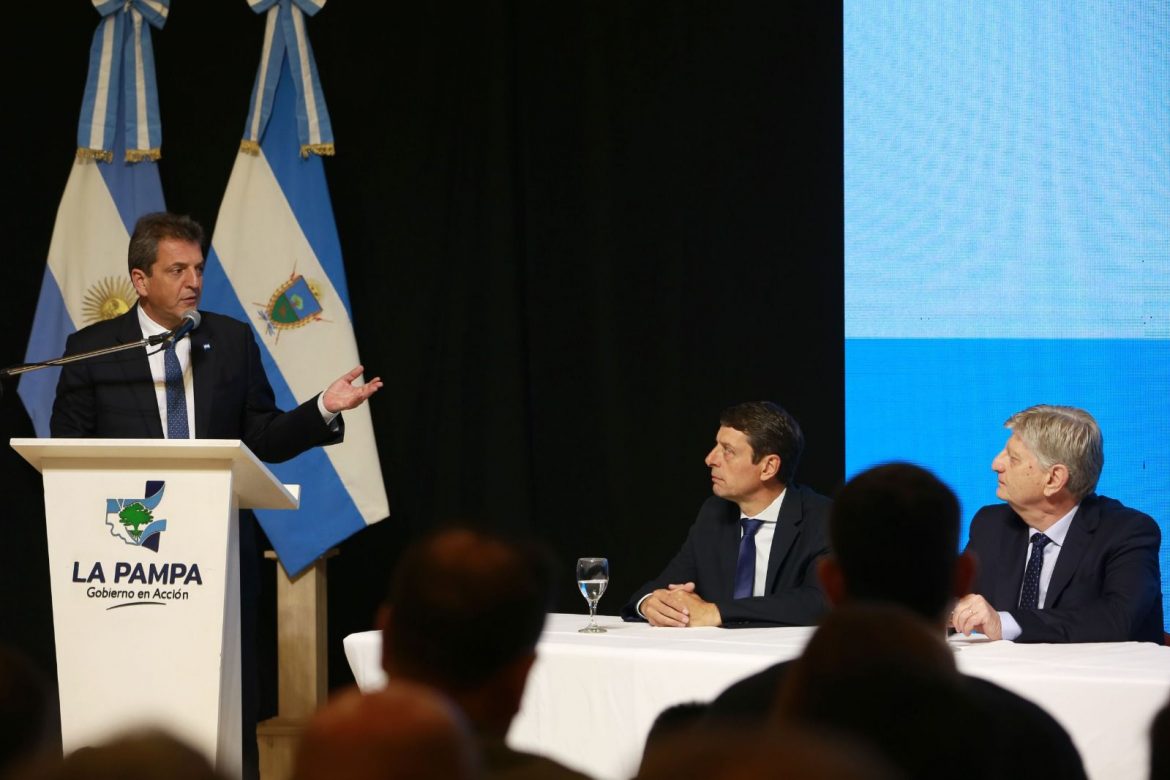 Operativo Seducción: el mensaje de Massa a los intendentes radicales de La Pampa