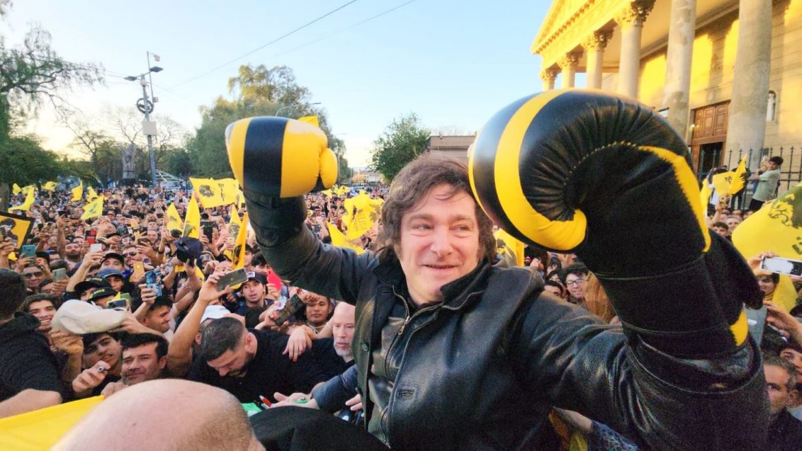 El fuerte comunicado de 200 radicales en contra de Milei