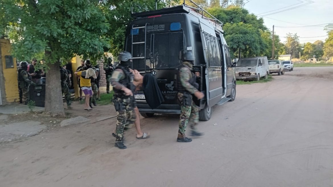 Detienen a dos piquenses por el violento asalto a una mujer en Santa Rosa