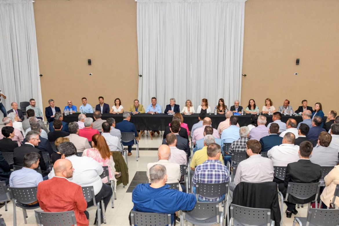 Ziliotto pidió a intendentes atender las demandas sociales y puso fecha a transferencia por el juicio por la coparticipación