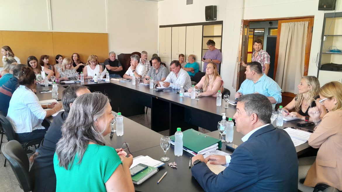 Se reabrió la paritaria estatal y Provincia planteó un escenario negro: no llega a cubrir la inflación