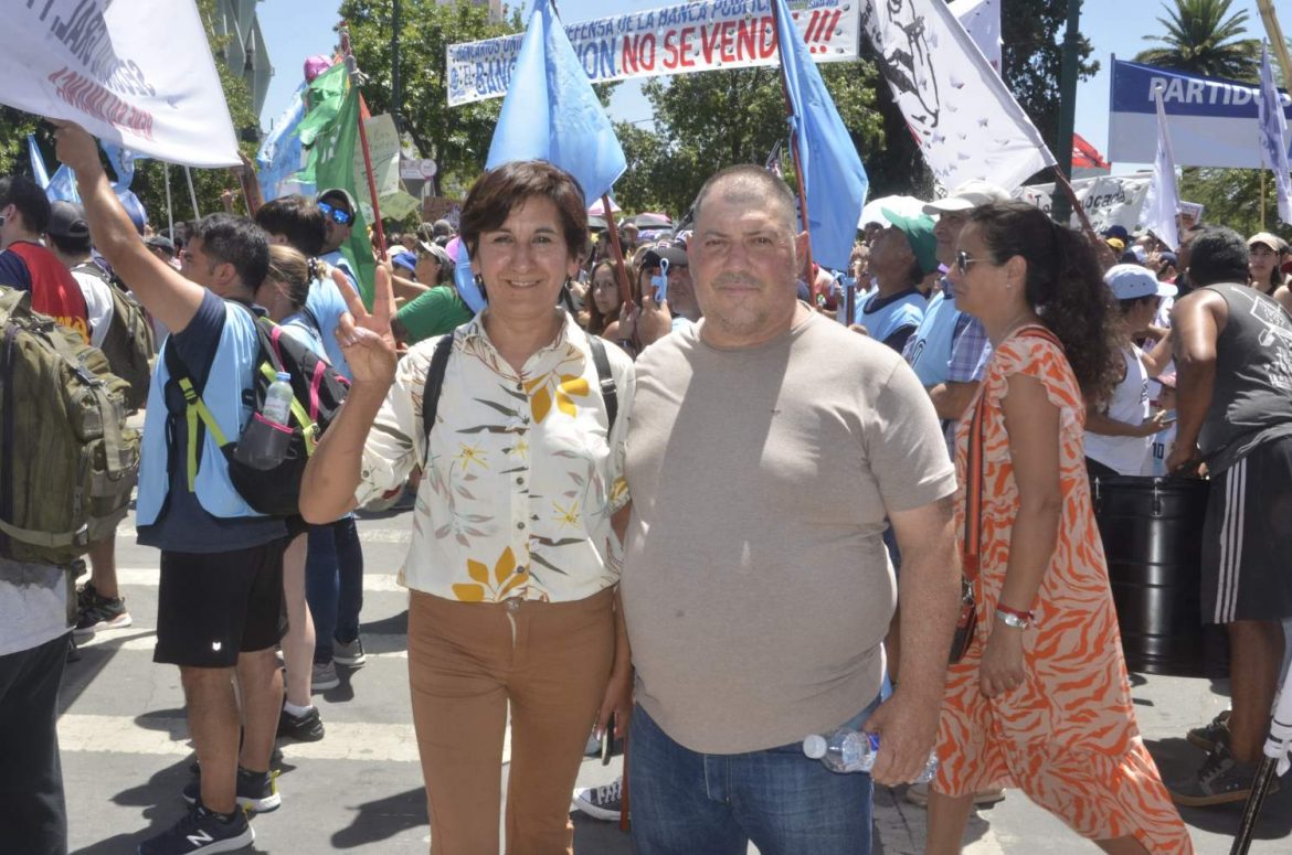 Intendente de JxC se sumó al paro y apoyó a Ziliotto frente a Milei