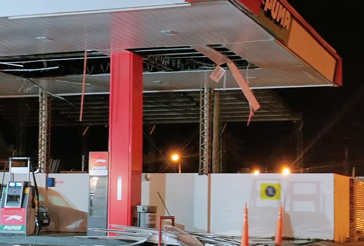 Una fuerte tormenta de lluvia, piedra y viento causó destrozos en General Acha