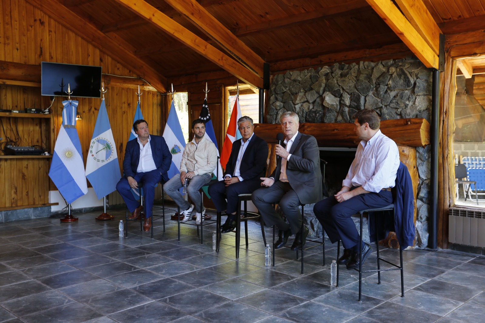 Quita de fondos coparticipables: Ziliotto junto a gobernadores patagónicos va al Senado a reunirse con opositores