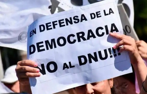 DNU y Ley Omnibus: la Intersindical pidió “reunión urgente” a legisladores pampeanos y espera respuesta
