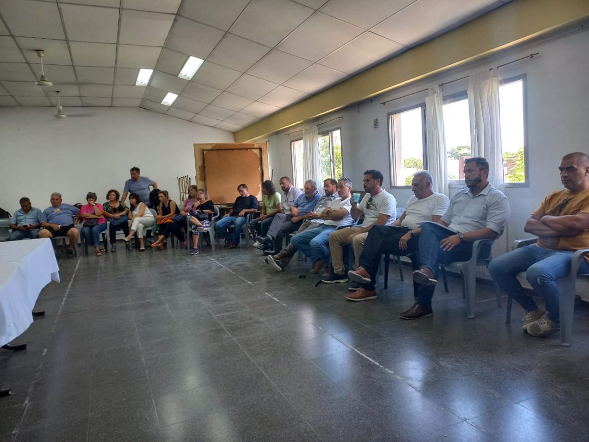 Paro del 24E: concentración en la plaza San Martín y acto frente al Banco Nación