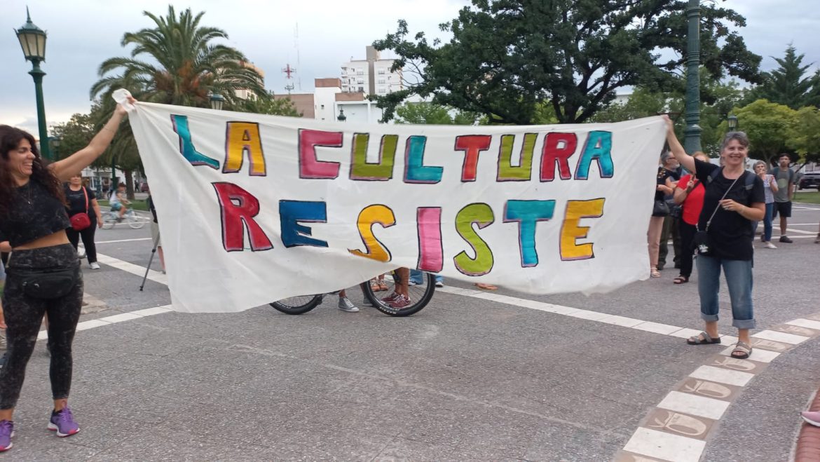 Artistas autoconvocados invitan a movilización en Toay contra el ajuste del Gobierno de Milei